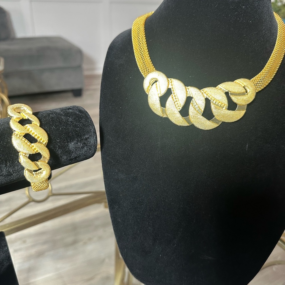 Elegant Gold Link Necklace and Bracelet Set